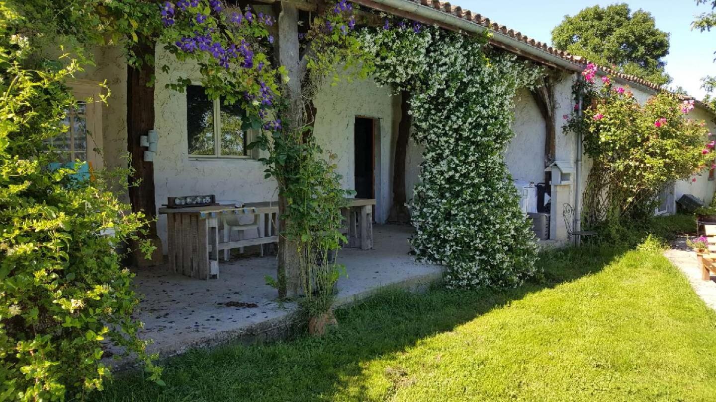 Bed and Breakfast Clos de la source à Saint-Martin-du-Bois  Extérieur photo